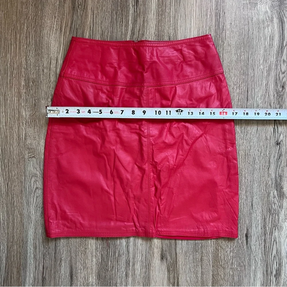 Trump Sport Red 100% Leather Skirt Size 7/8 - Picture 4 of 5
